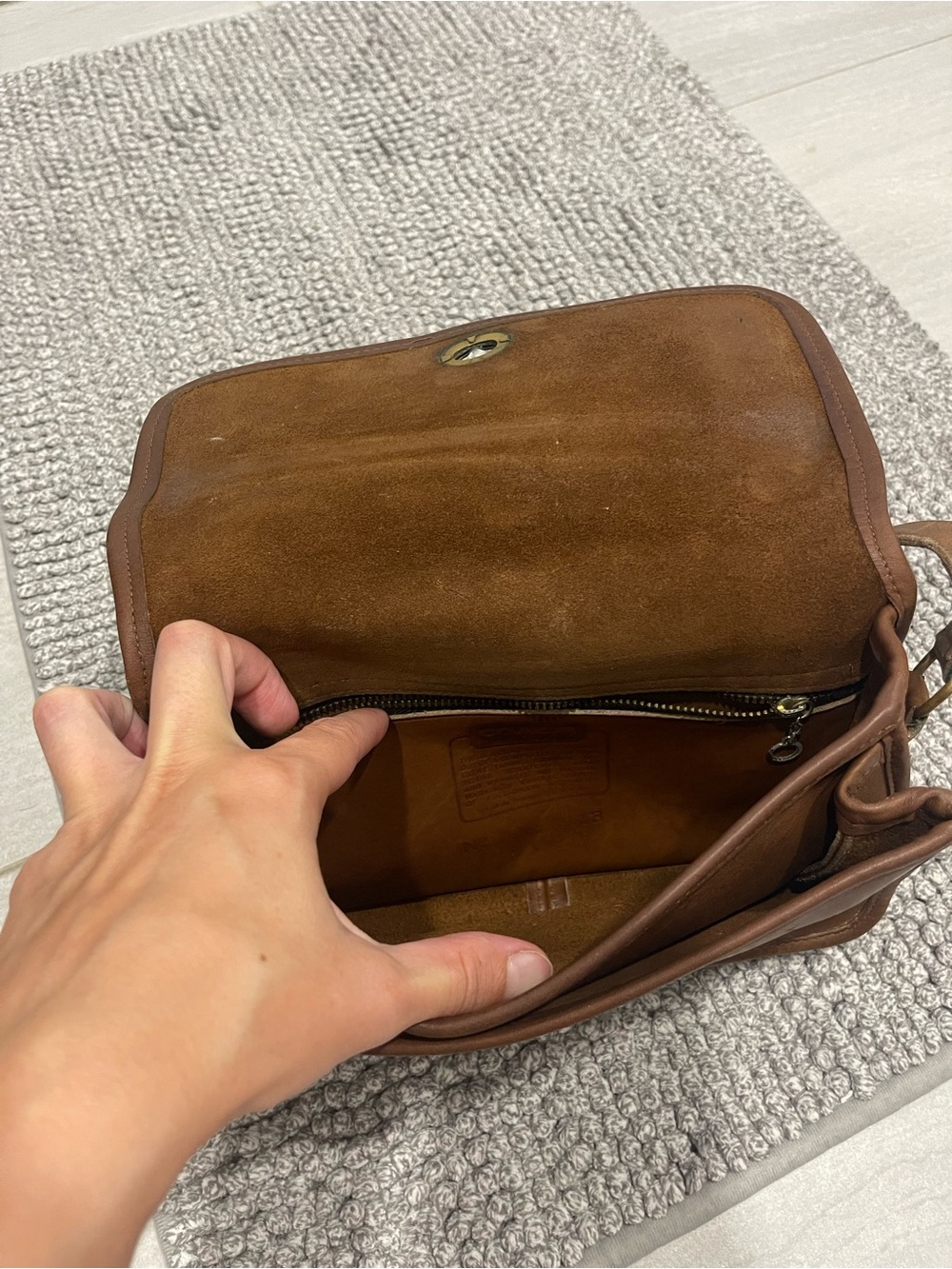 Vintage Coach Legacy Brown Leather Turnlock Crossbody Shoulder Bag - Picture 6 of 16